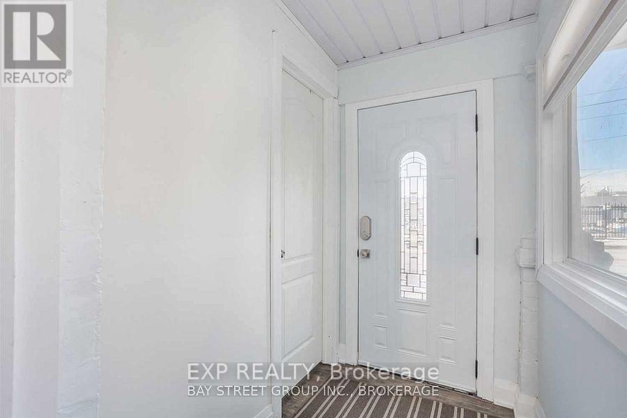 1231 Bathurst Street Property Photo 12