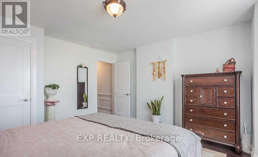 1231 Bathurst Street Property Photo 17