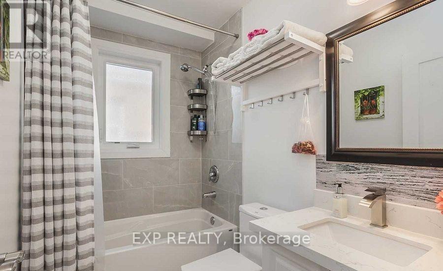 1231 Bathurst Street Property Photo 19