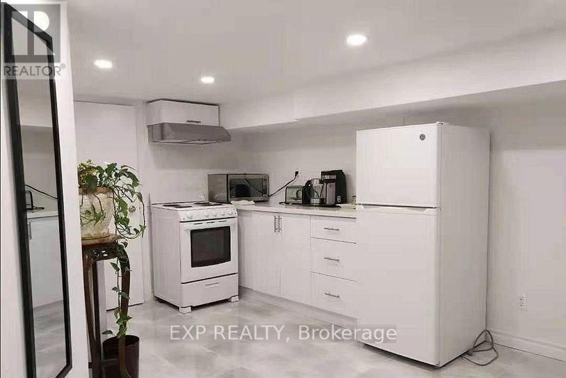 1231 Bathurst Street Property Photo 22