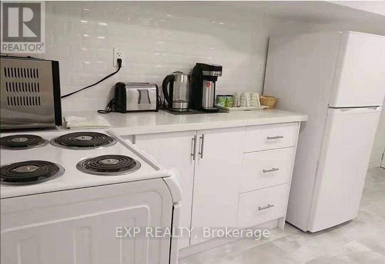 1231 Bathurst Street Property Photo 23