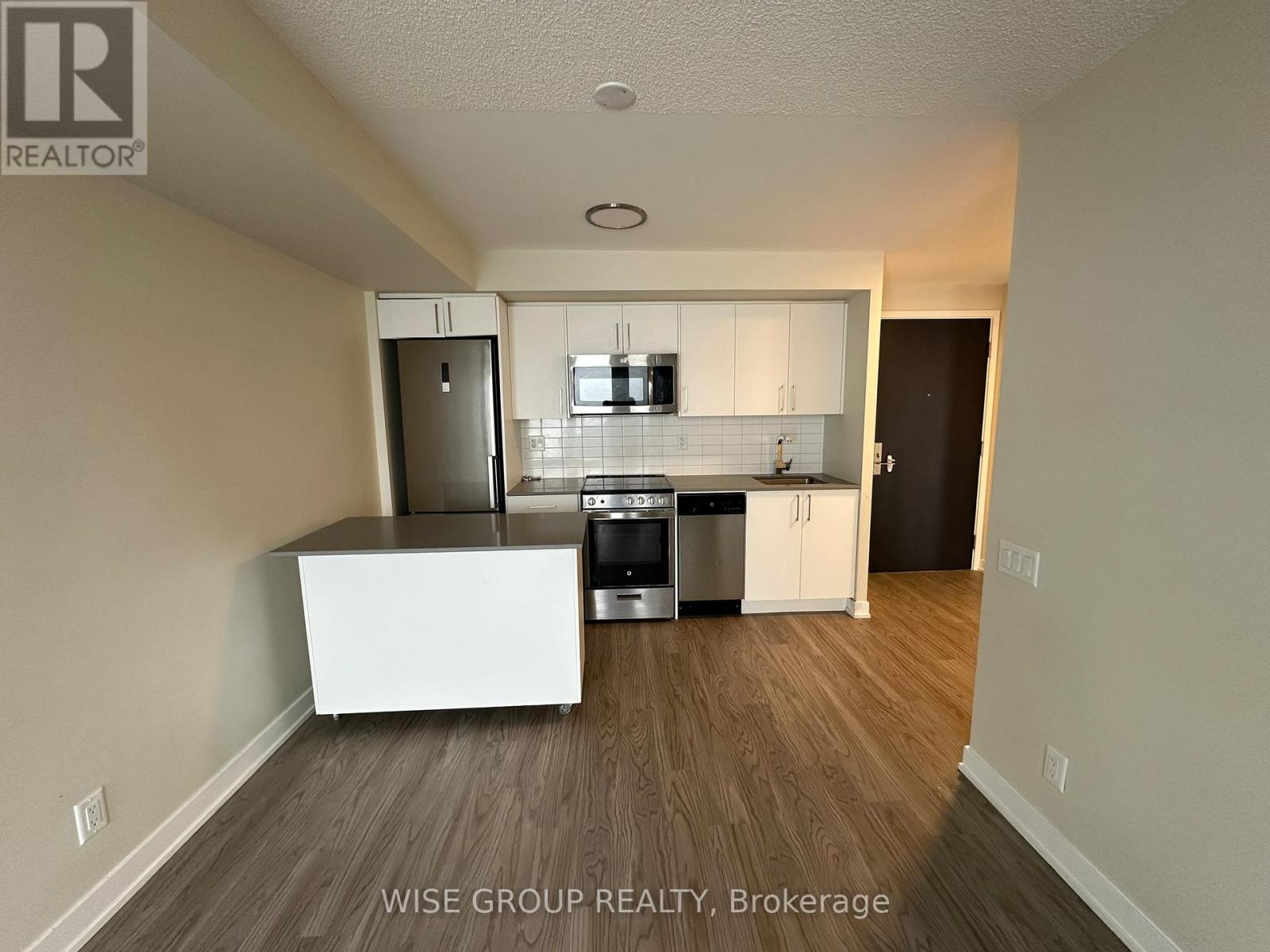 1005 - 38 Monte Kwinter Court Property Photo 5