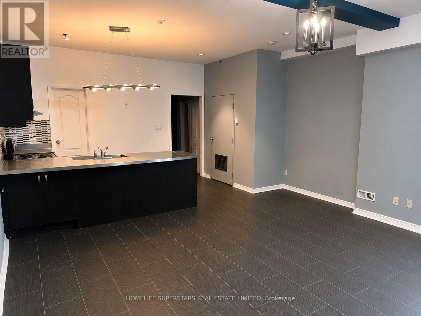 207 - 38 Kensington Place Property Photo 1