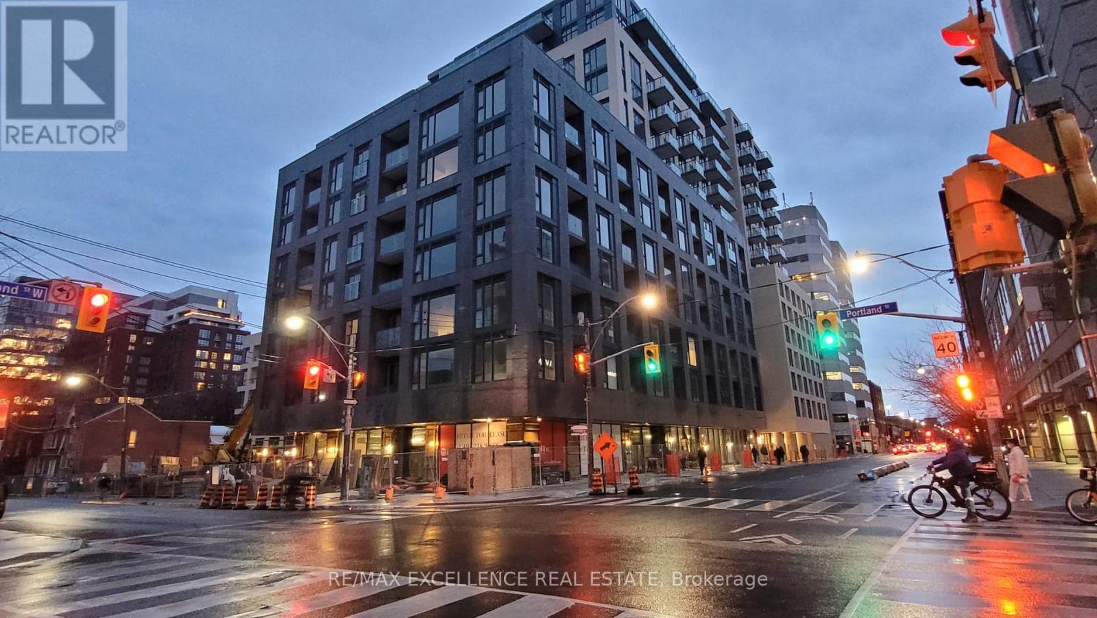 526 - 543 RICHMOND STREET W Property Photo 1