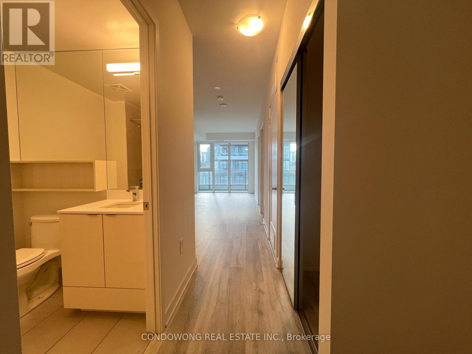 725 - 60 Princess Street Property Photo 2