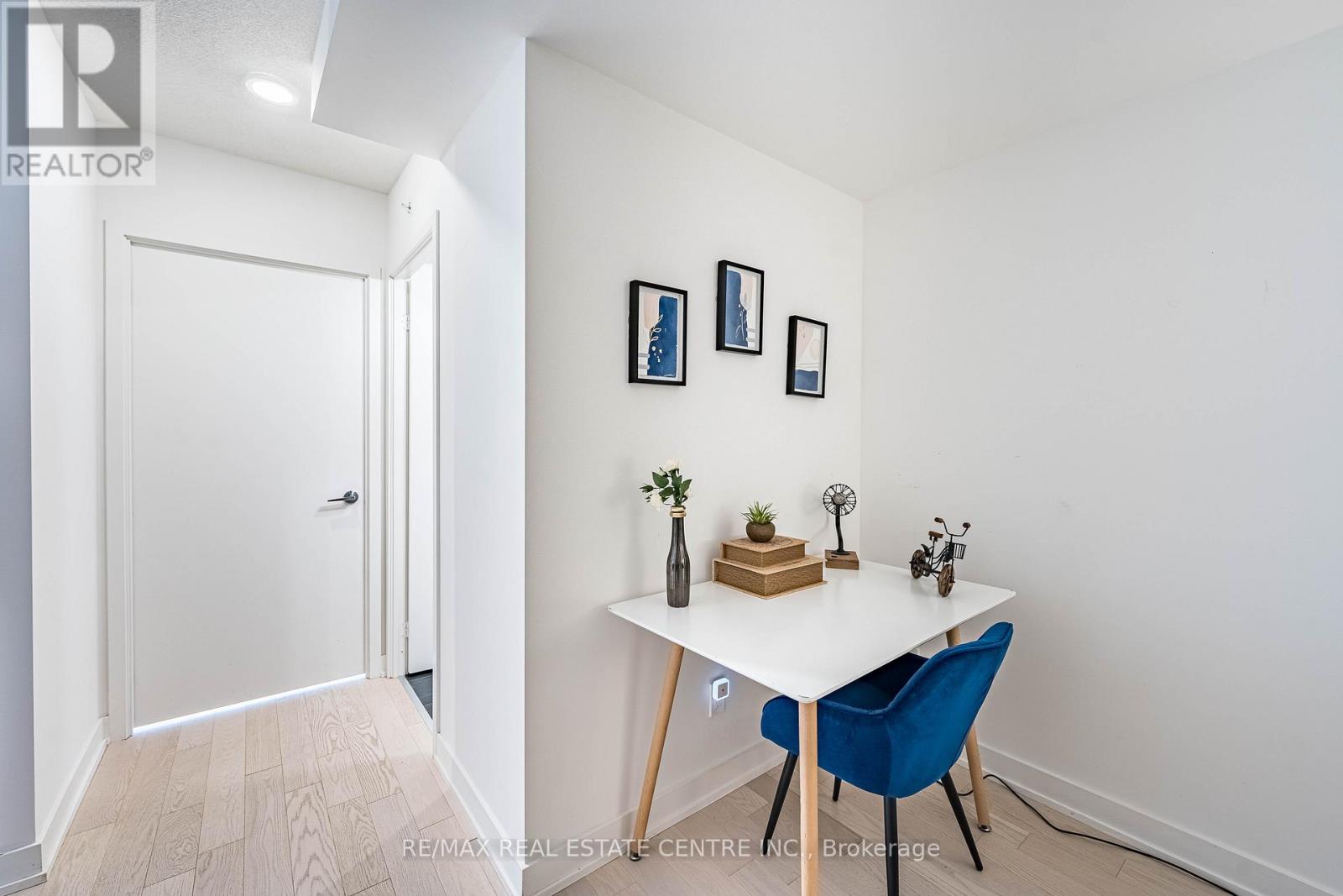 312 - 25 Richmond Street E Property Photo 12