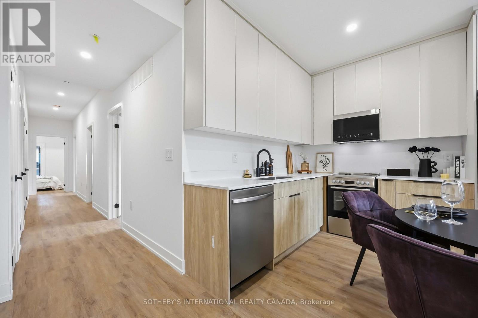 1 - 207 Connaught Avenue Property Photo 8