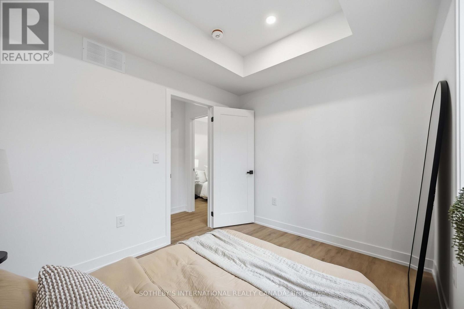 1 - 207 Connaught Avenue Property Photo 15