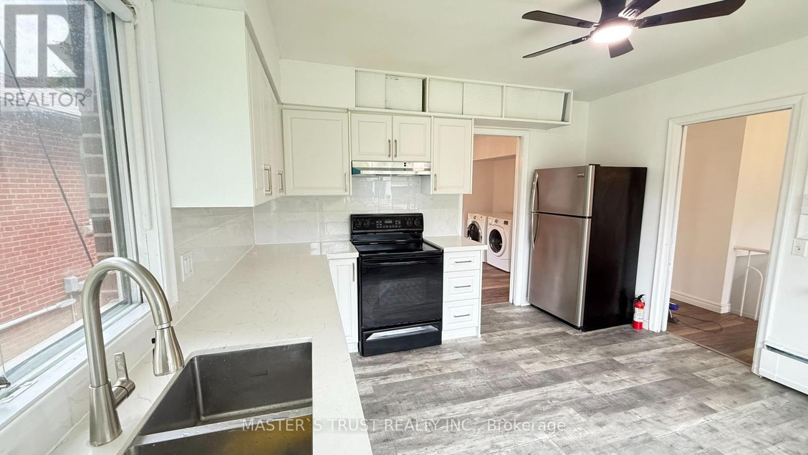 146 Yorkview Drive Property Photo 3