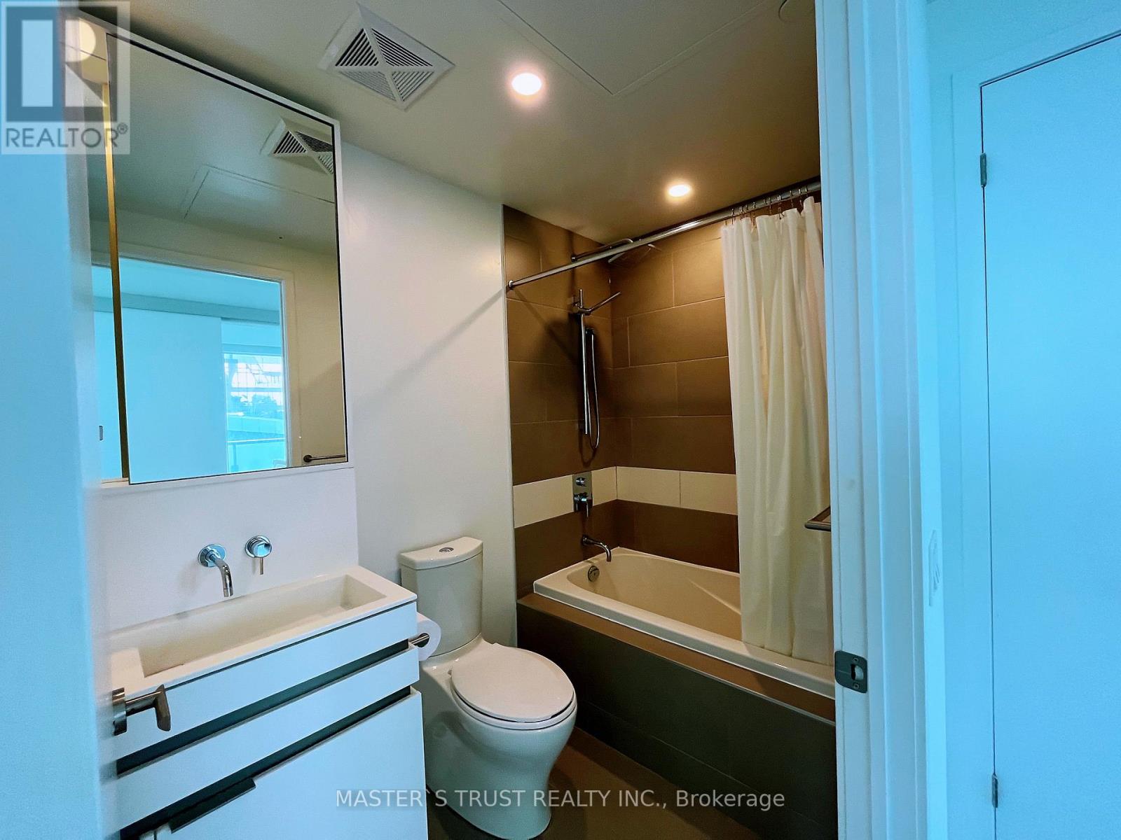 2609 - 197 Yonge Street Property Photo 11