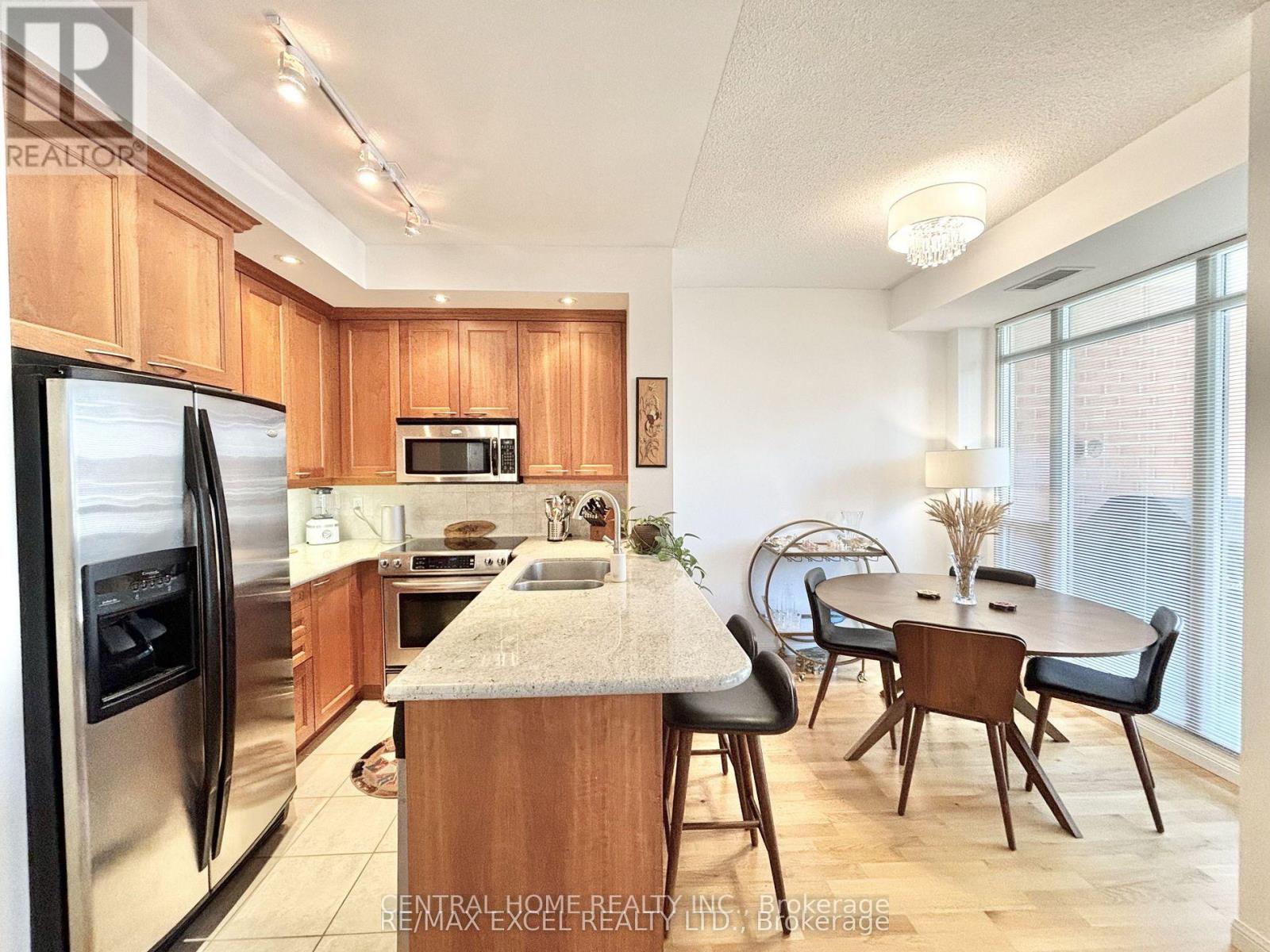 426 - 900 Mount Pleasant Road Property Photo 8
