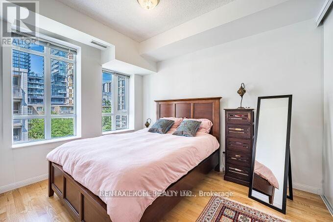 426 - 900 Mount Pleasant Road Property Photo 14