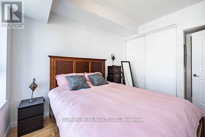 426 - 900 Mount Pleasant Road Property Photo 15