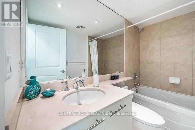 426 - 900 Mount Pleasant Road Property Photo 17