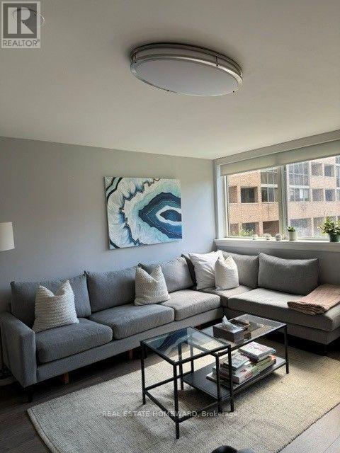 208 - 15 Maitland Place Property Photo 5