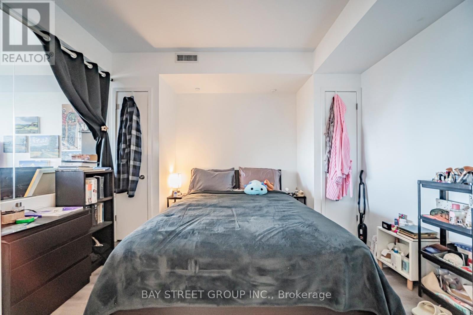 2204 - 197 Yonge Street Property Photo 9