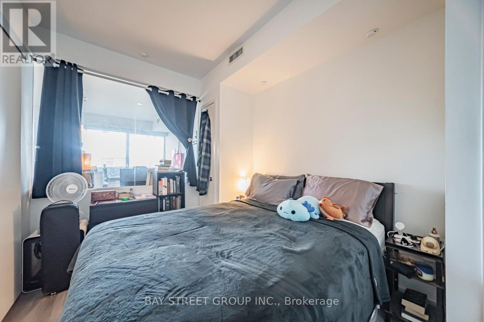 2204 - 197 Yonge Street Property Photo 10
