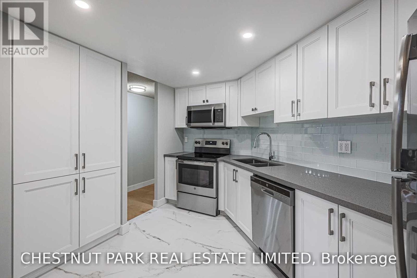 1506 - 131 Beecroft Road Property Photo 9