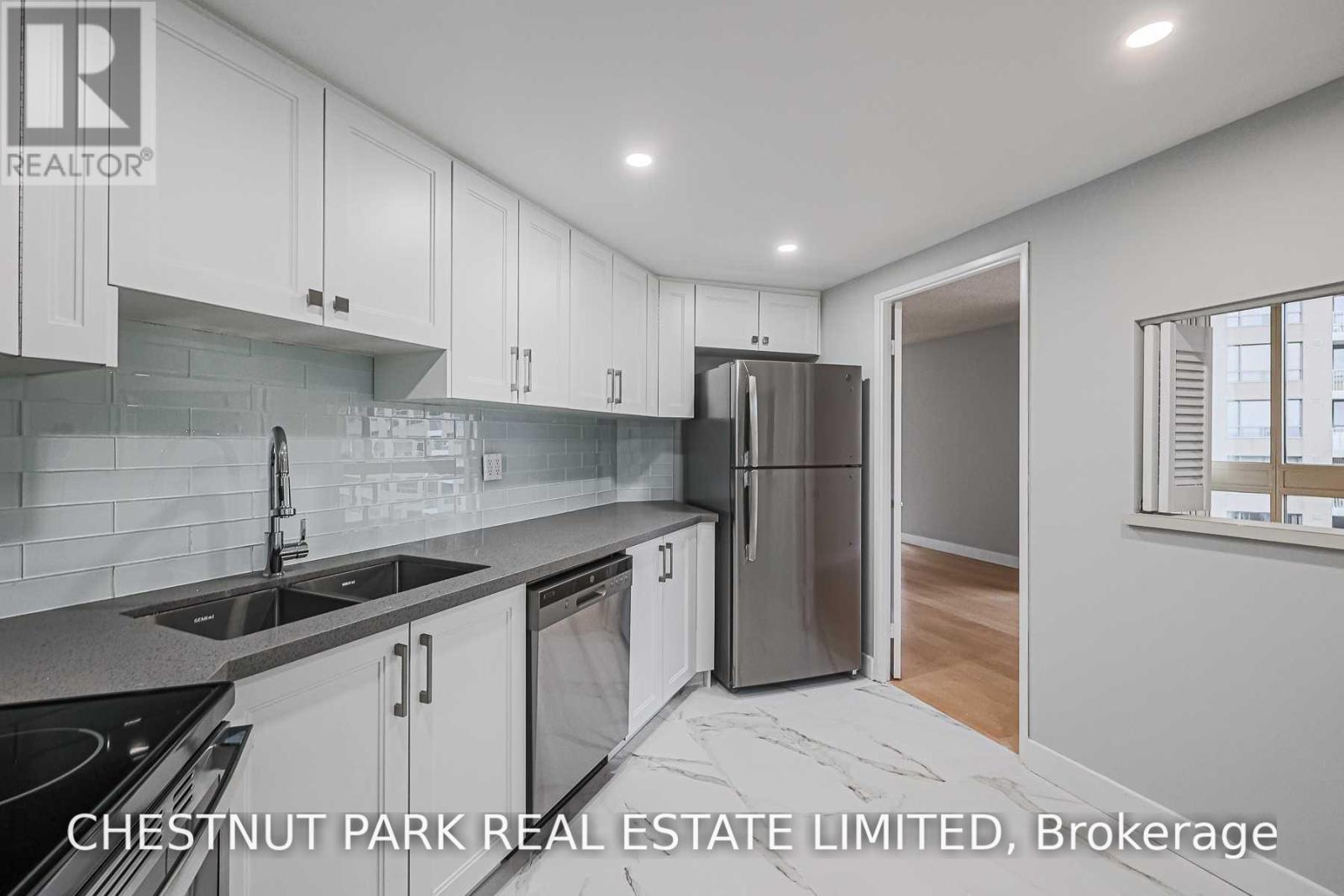 1506 - 131 Beecroft Road Property Photo 10