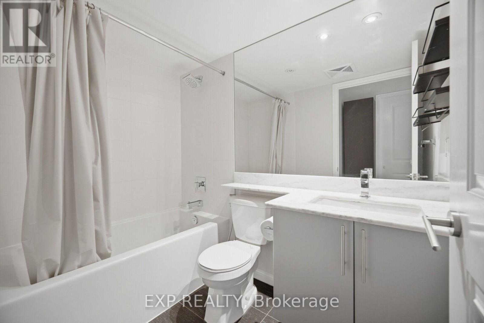 501 - 75 East Liberty Street Property Photo 27