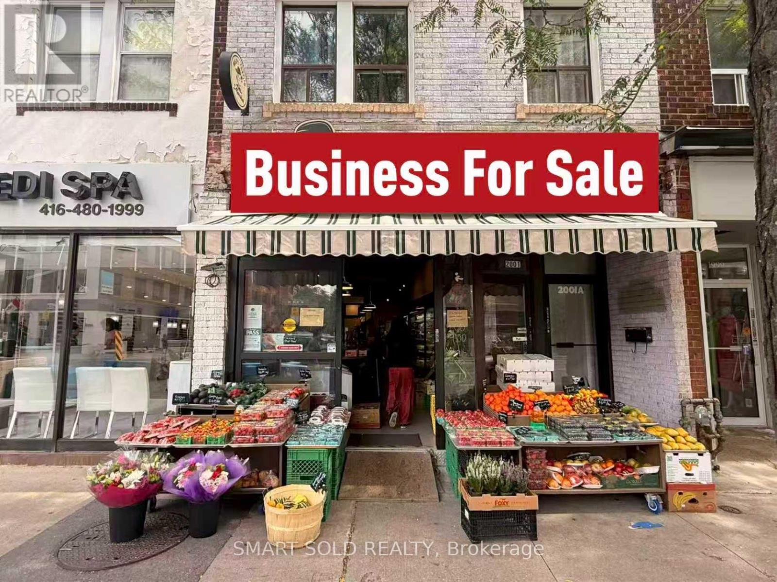 2001 Yonge Street Property Photo 1