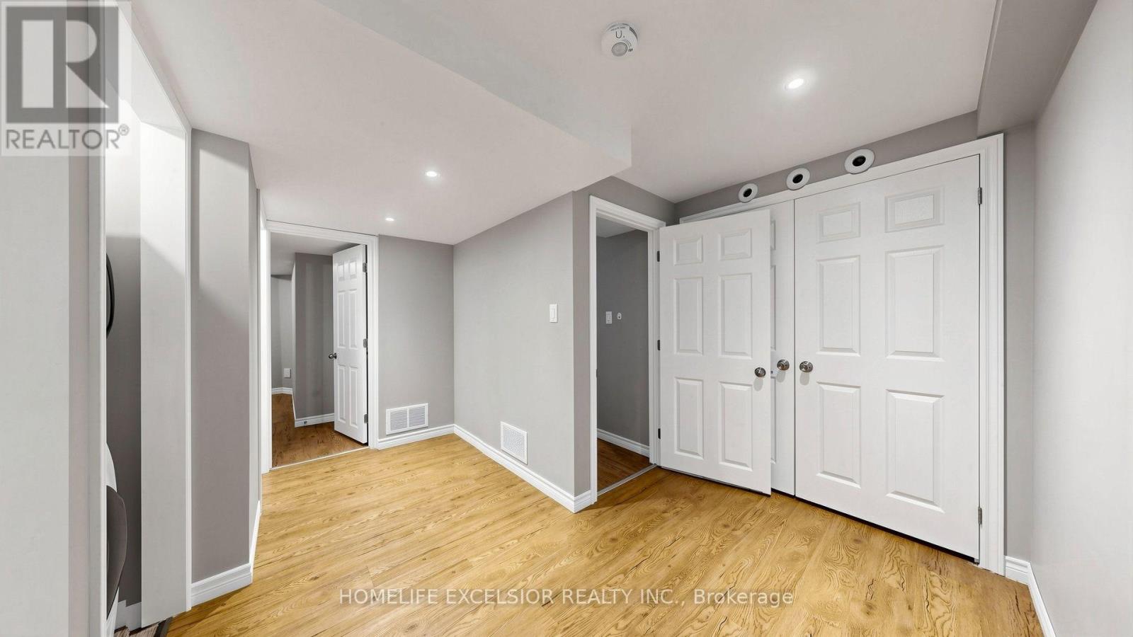 250 Shuter Street Property Photo 11