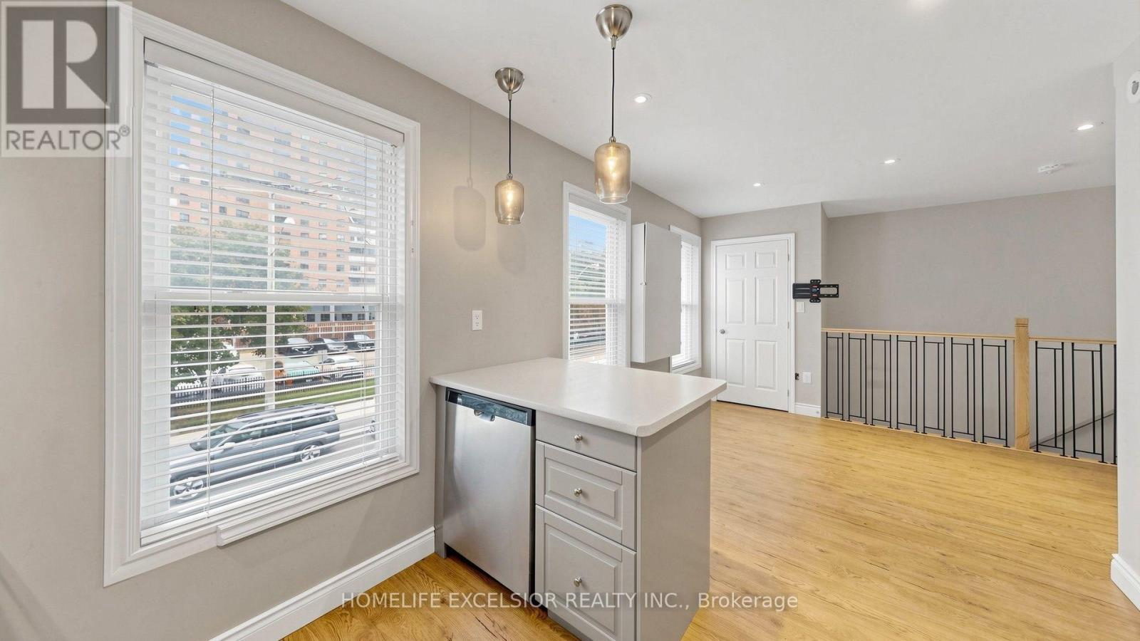 250 Shuter Street Property Photo 33