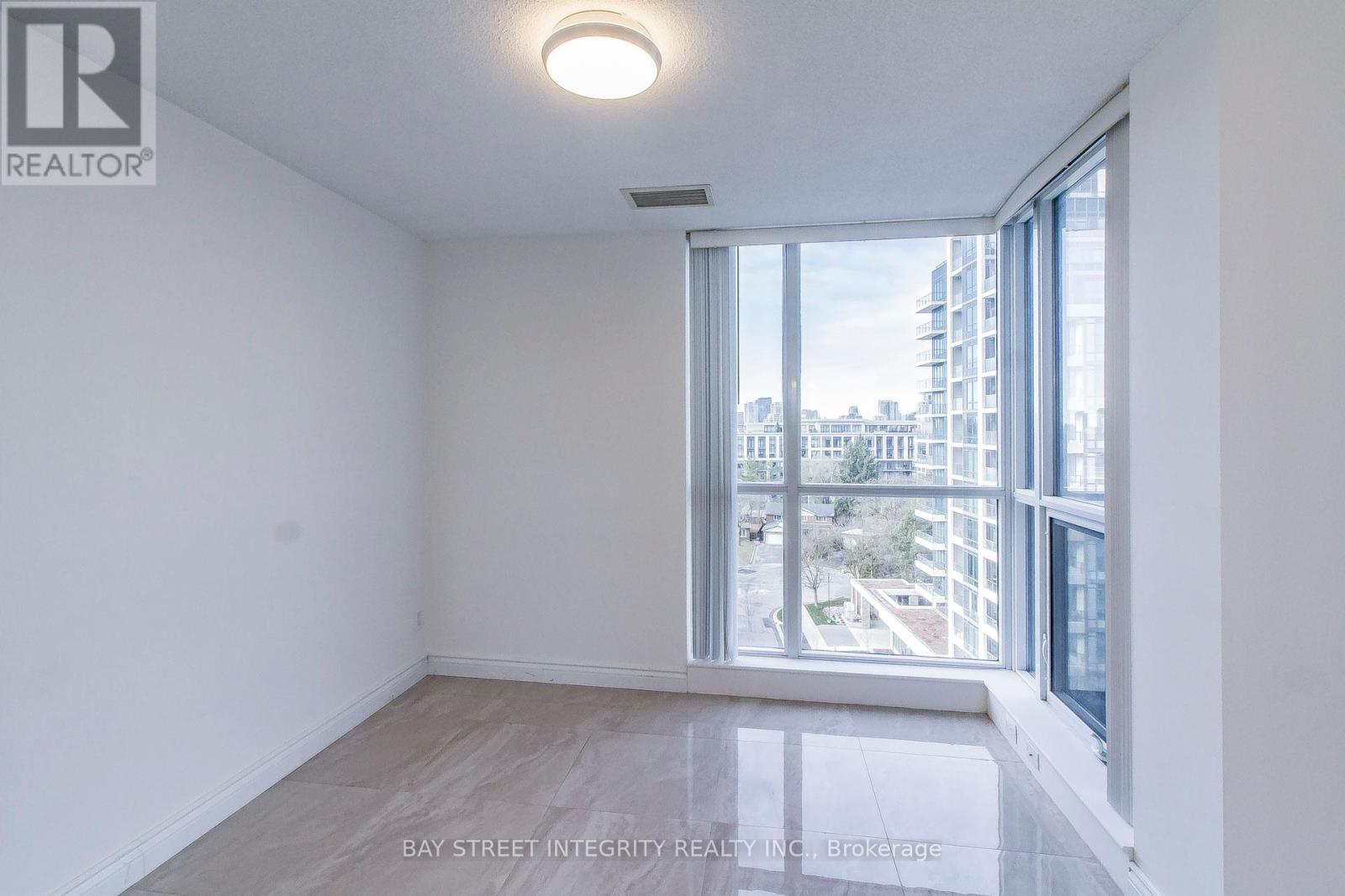 813 - 2885 Bayview Avenue Property Photo 6