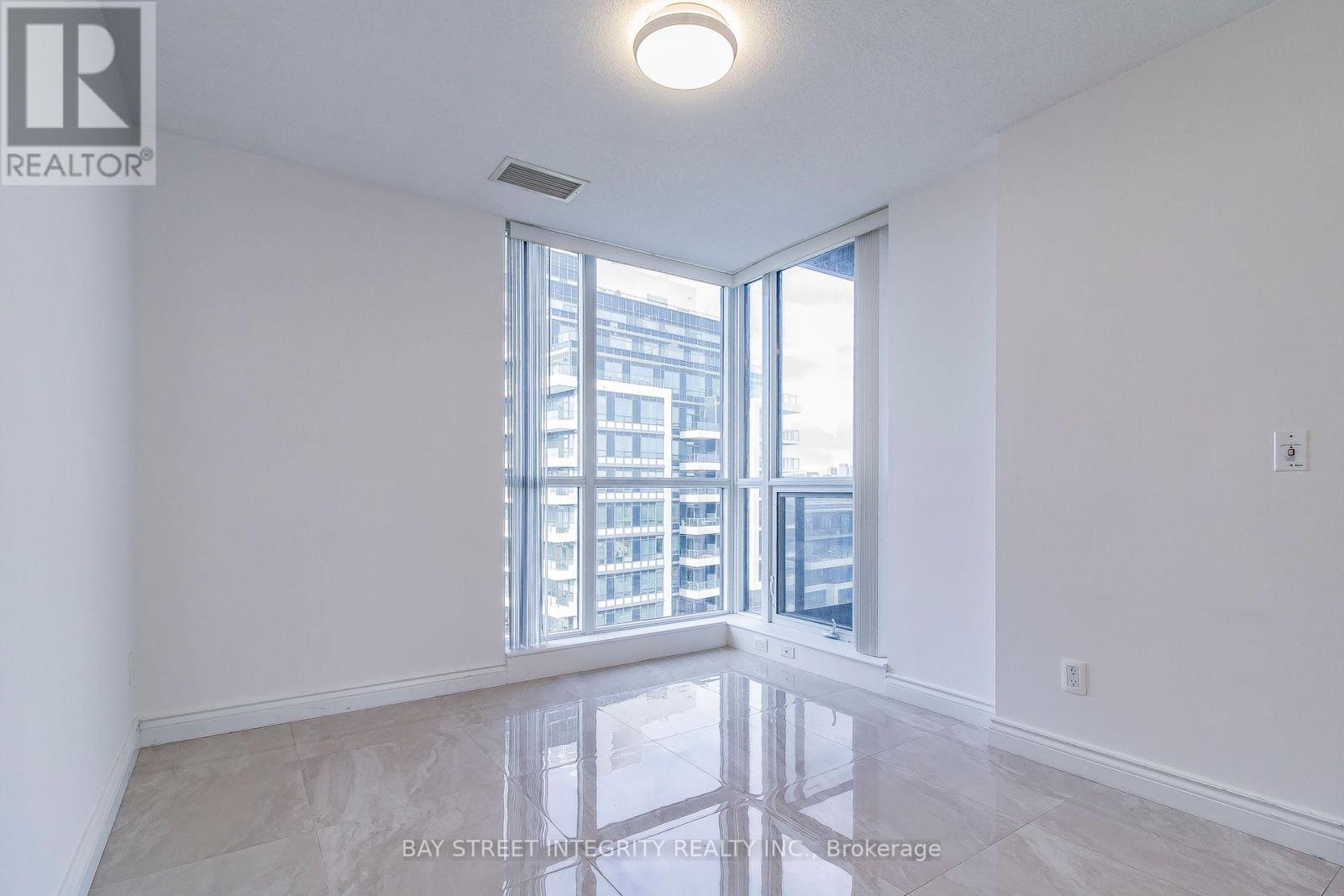 813 - 2885 Bayview Avenue Property Photo 7