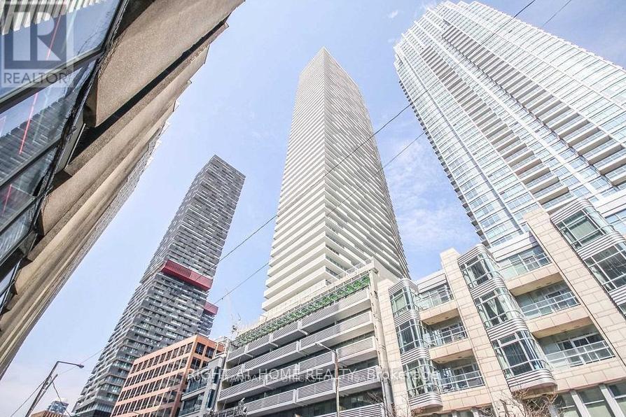 1205 - 2221 YONGE STREET Property Photo 1
