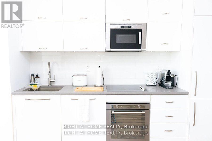 515 - 106 Dovercourt Road Property Photo 8