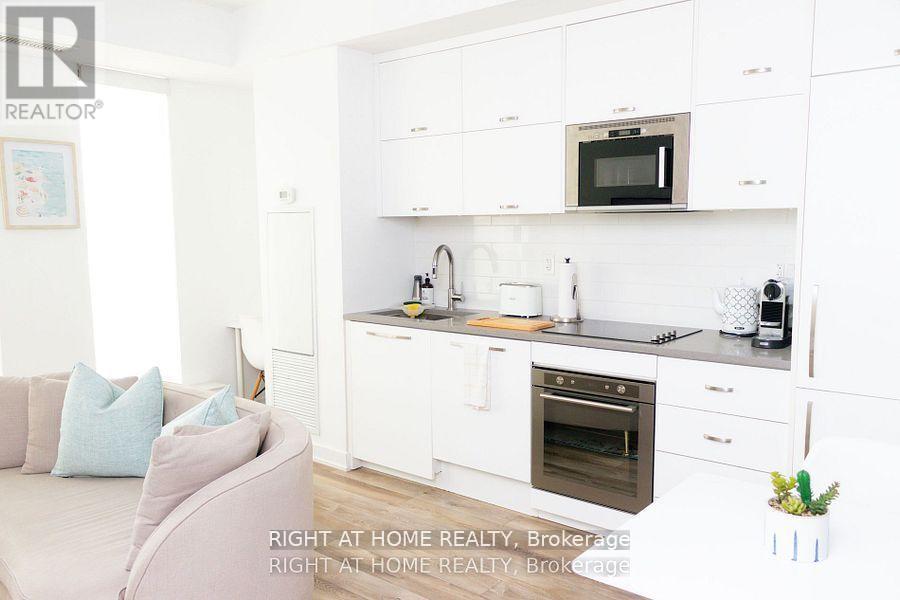515 - 106 Dovercourt Road Property Photo 11