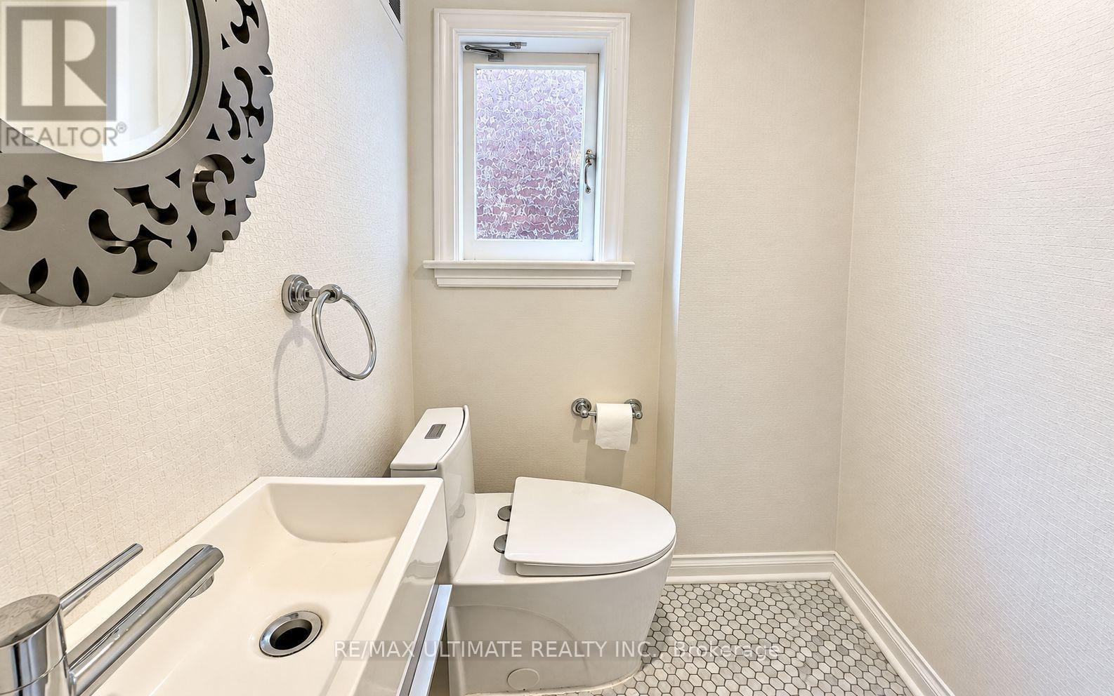 10 Noel Avenue Property Photo 12