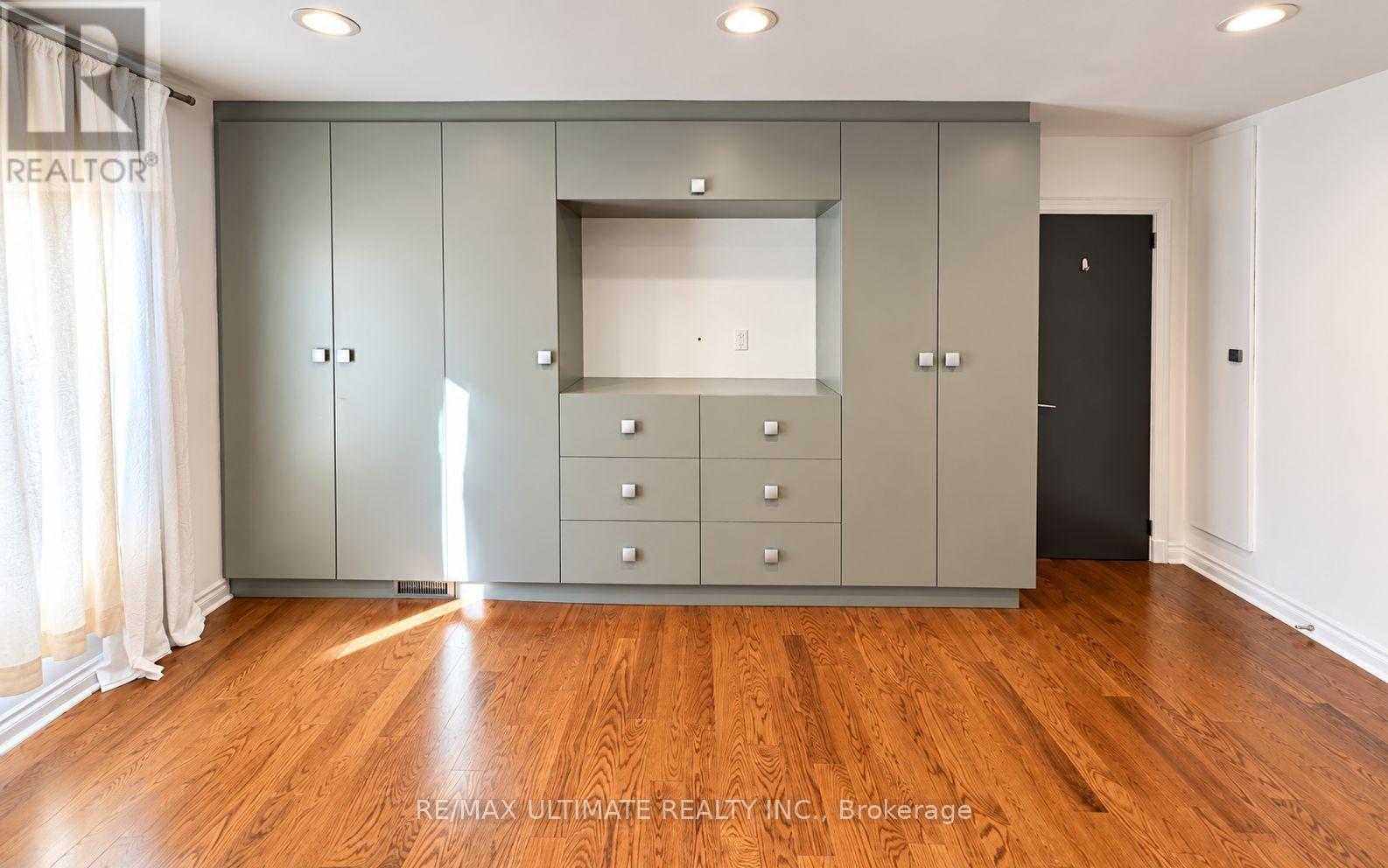 10 Noel Avenue Property Photo 16