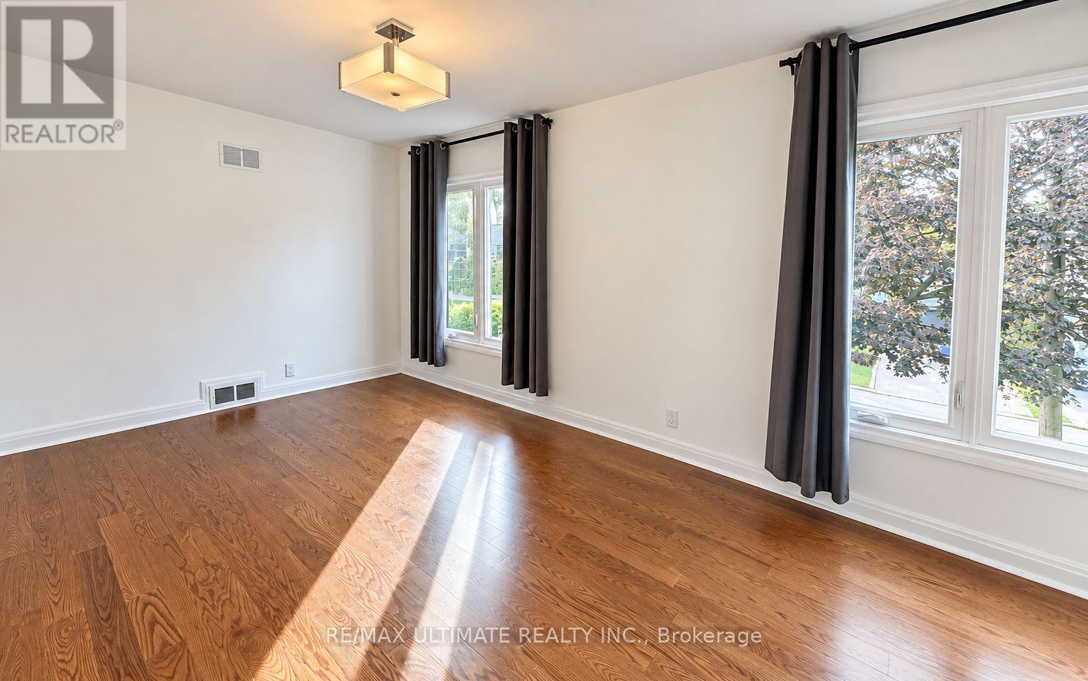 10 Noel Avenue Property Photo 22