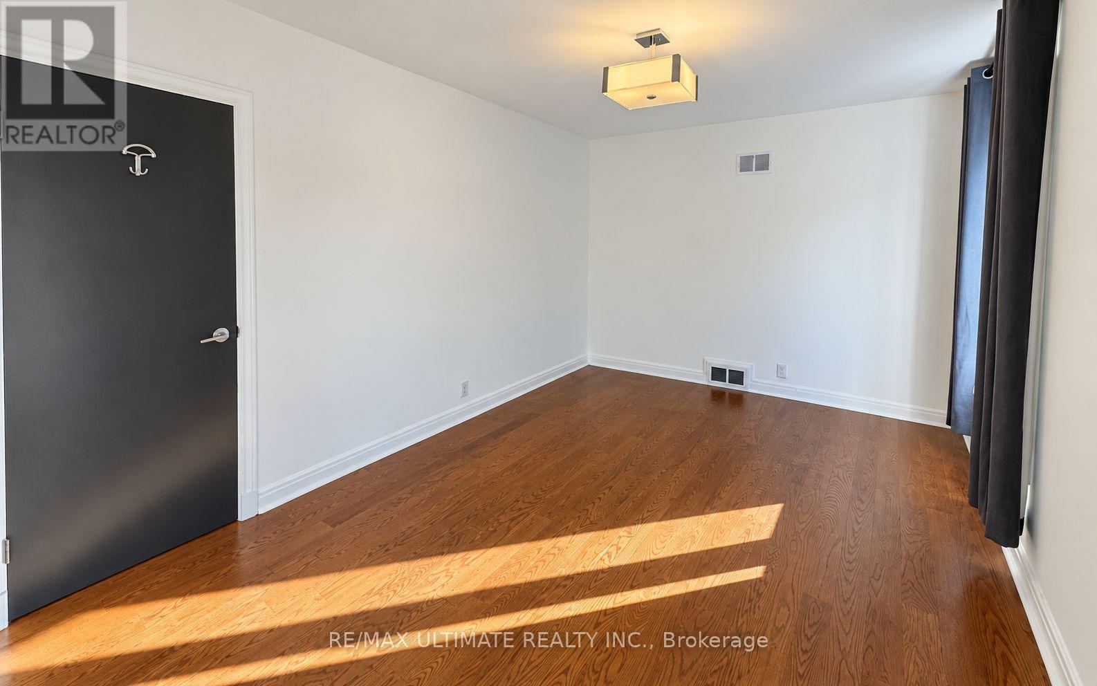 10 Noel Avenue Property Photo 23
