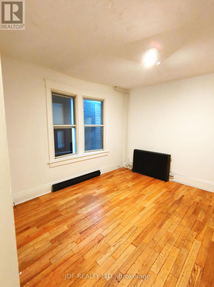 Main Floor - 383 Lansdowne Avenue Property Photo 15