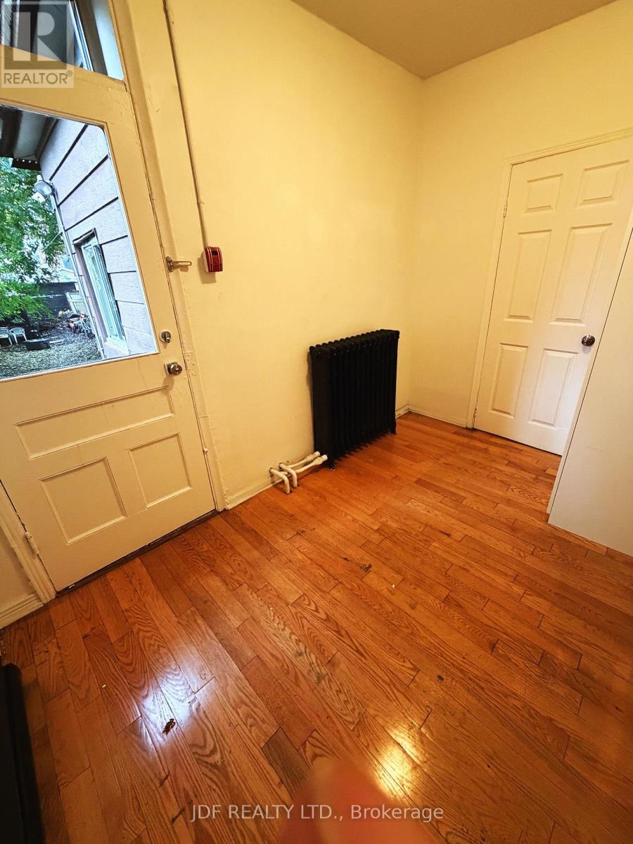Main Floor - 383 Lansdowne Avenue Property Photo 21