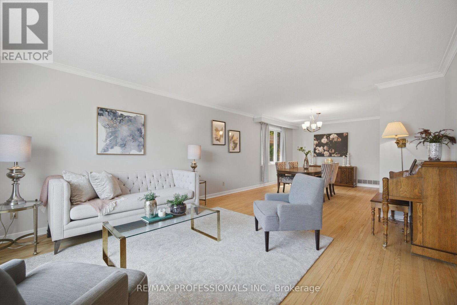 90 Peckham Avenue Property Photo 4