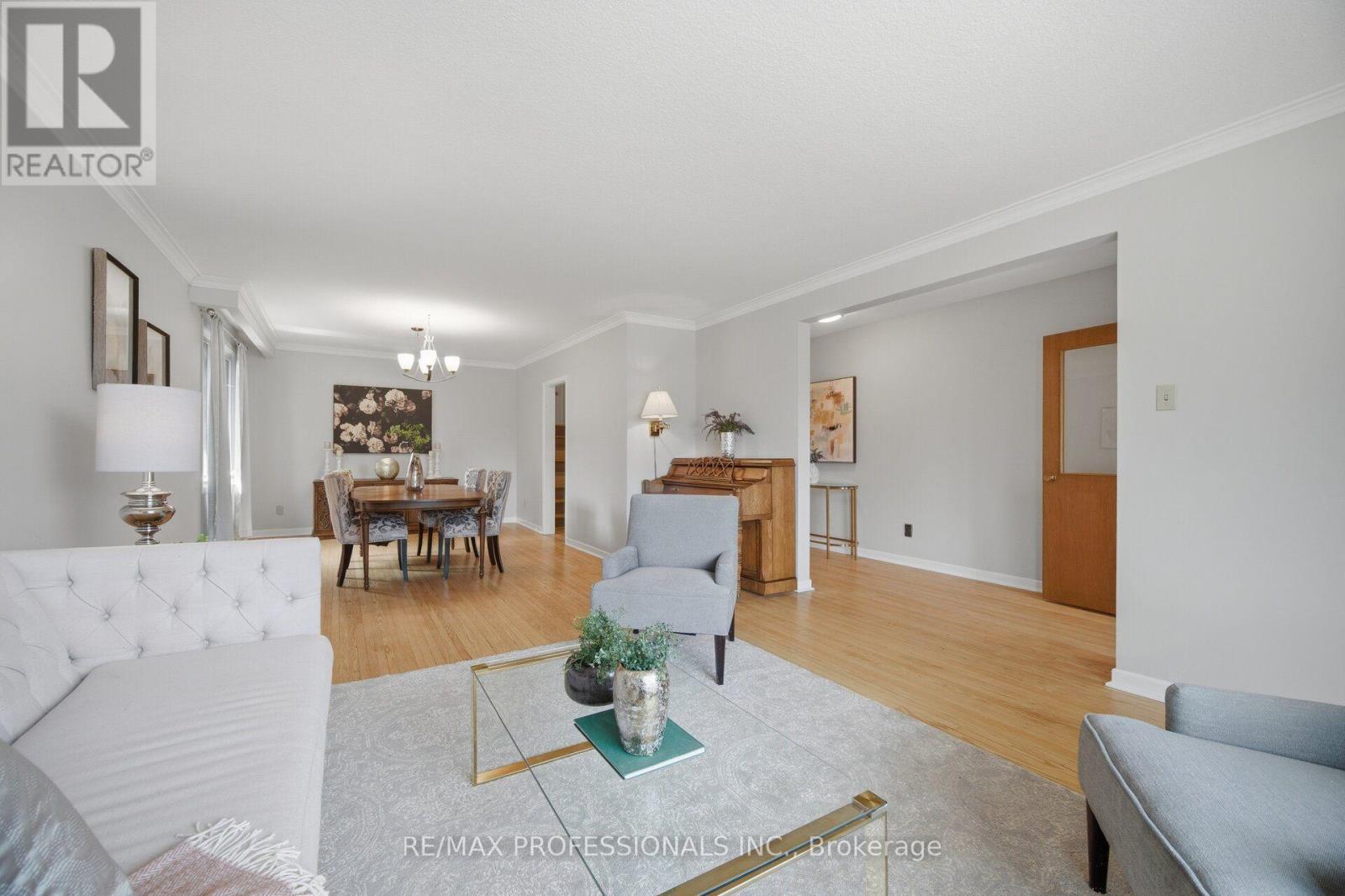 90 Peckham Avenue Property Photo 5