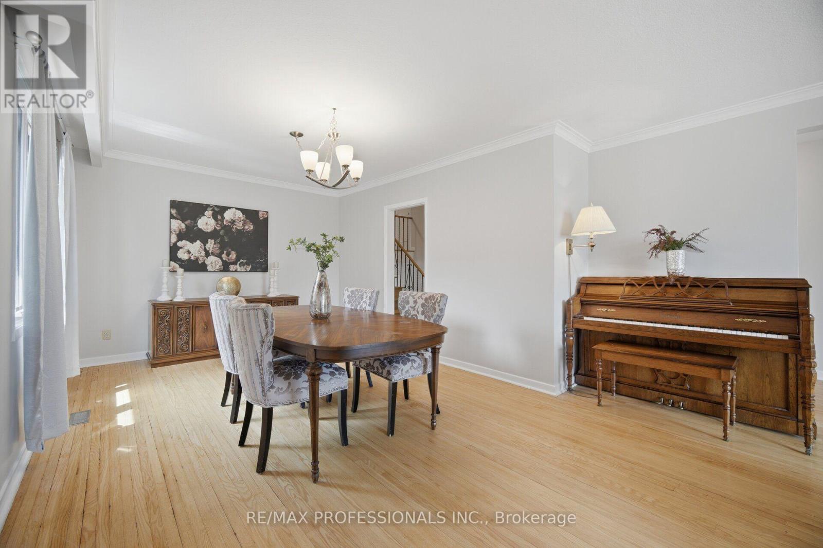 90 Peckham Avenue Property Photo 7
