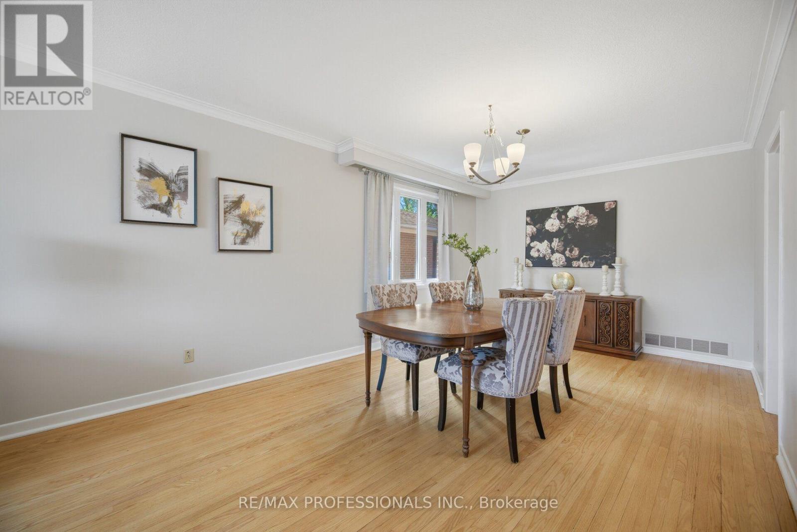 90 Peckham Avenue Property Photo 8