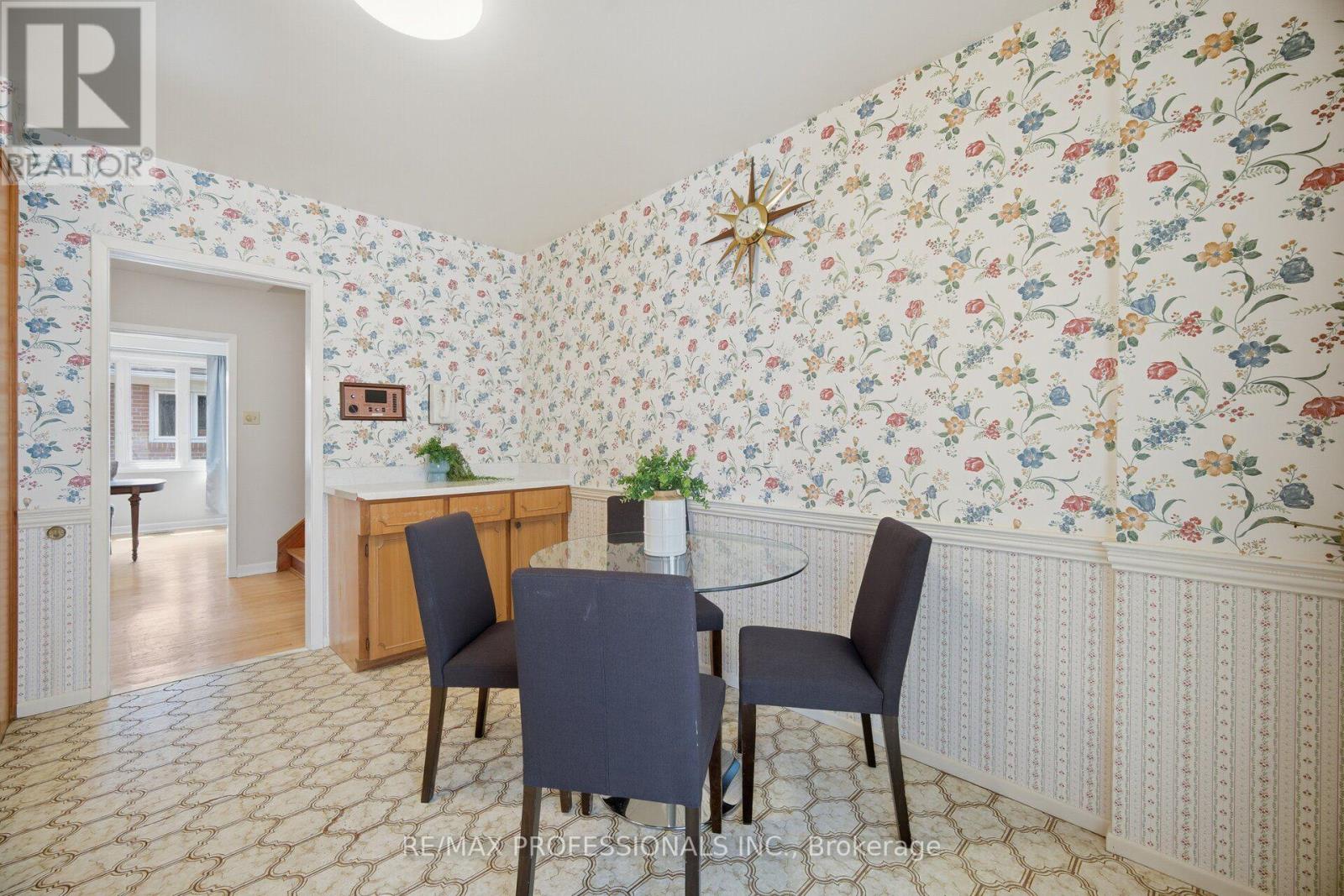 90 Peckham Avenue Property Photo 13