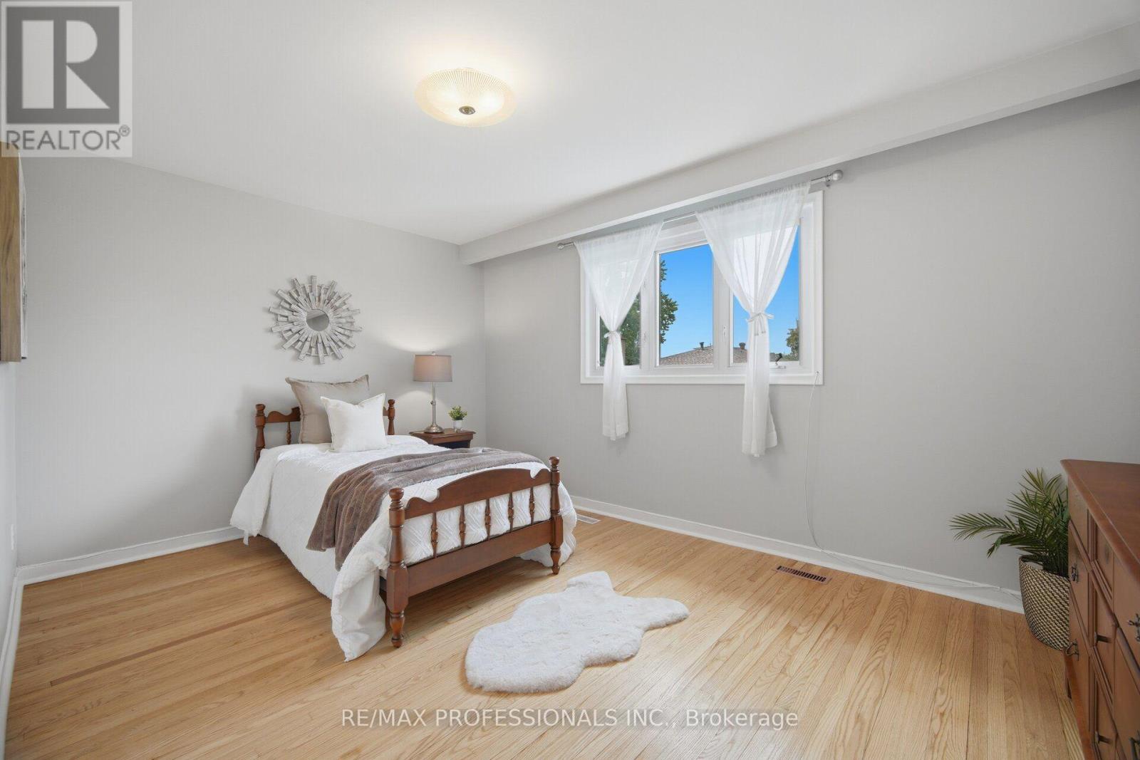 90 Peckham Avenue Property Photo 27