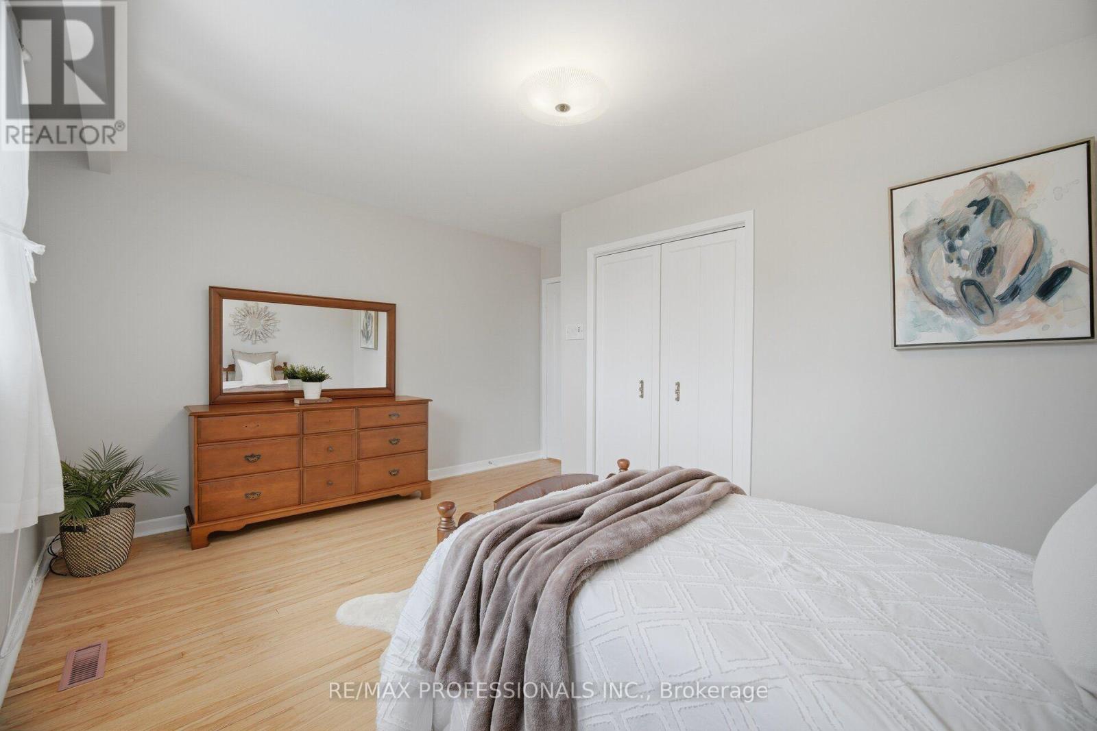 90 Peckham Avenue Property Photo 28
