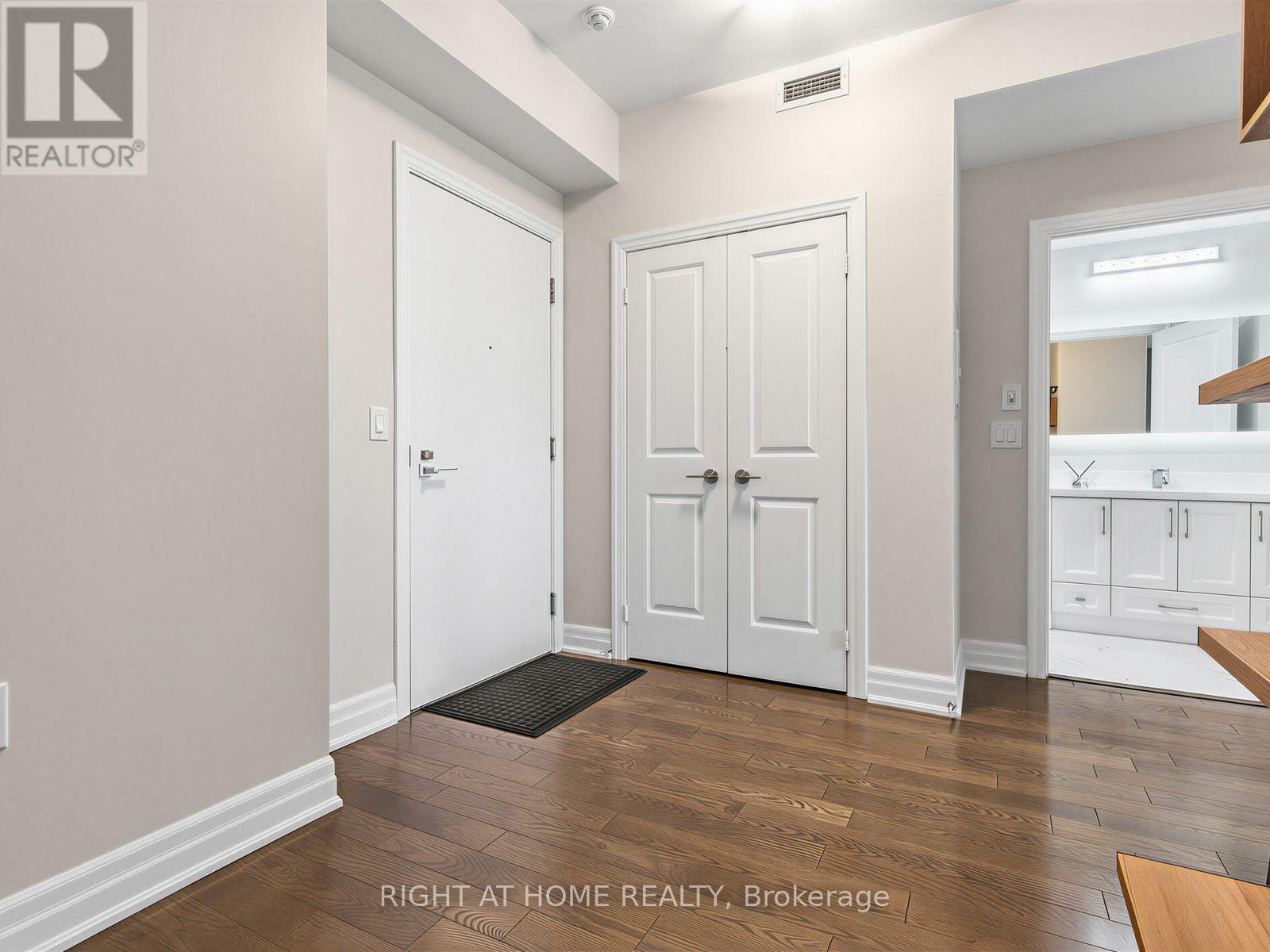 4004 - 8 The Esplanade Property Photo 4