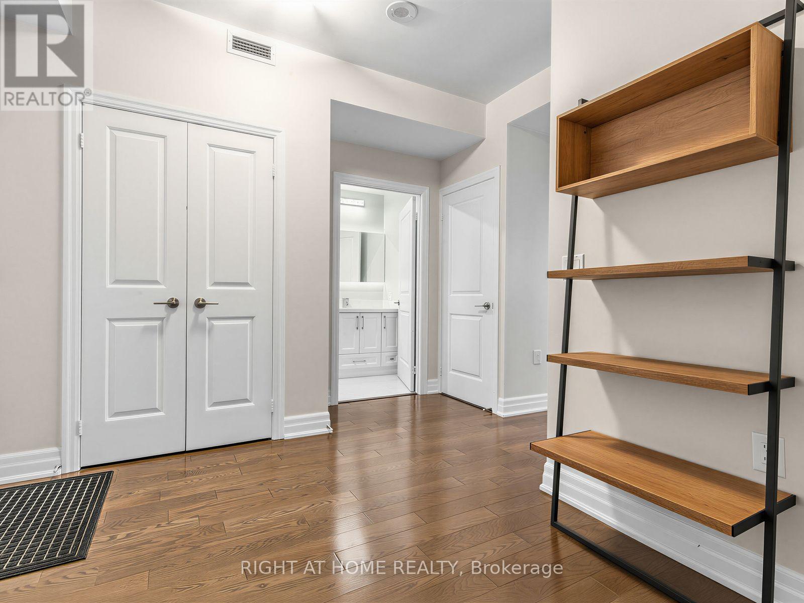 4004 - 8 The Esplanade Property Photo 6