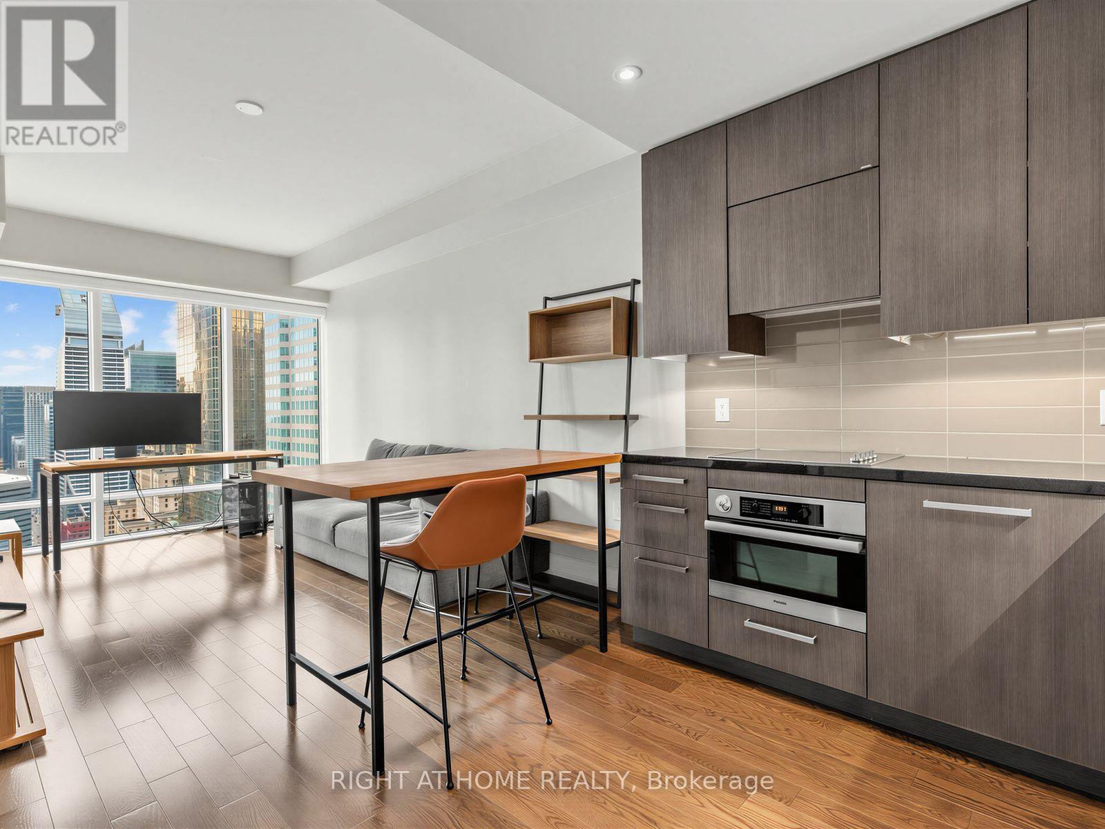4004 - 8 The Esplanade Property Photo 7