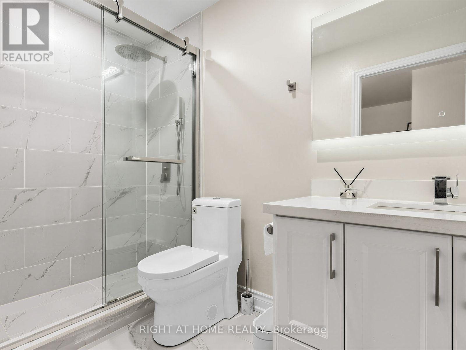 4004 - 8 The Esplanade Property Photo 17