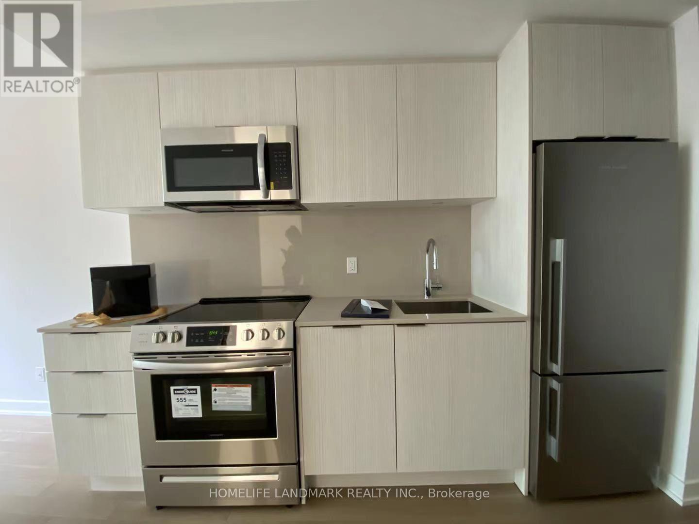 209 - 25 Richmond Street E Property Photo 3